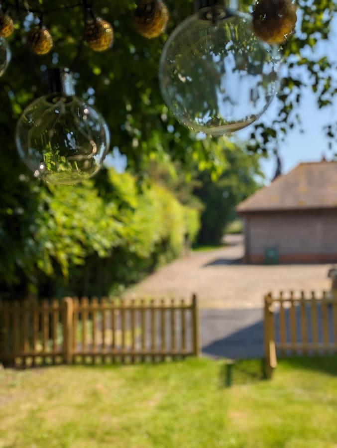 Myrtle Stables - Converted, Self-Contained, Countryside Hernhill Екстериор снимка